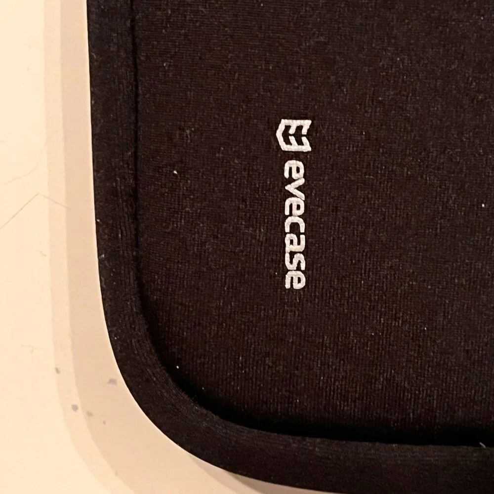 Laptop and Computer‎ Cushioned Case Zipper Closure by Evercase - Used Twice